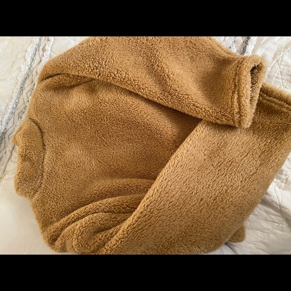 Teddy Slighty Cropped Turtleneck Sweater